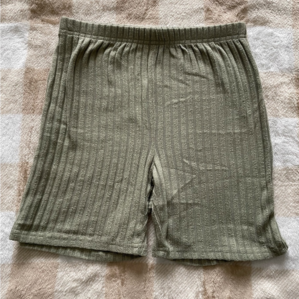SHEIN Olive Green soft biker shorts size medium